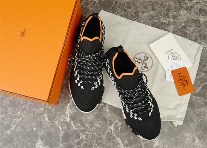 H**me5 Sneaker