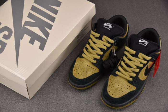 Nike SB Dunk Low 94 Camper Green HQ8487-300