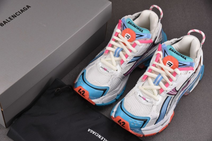 BLCG Runner Suede Sneaker 772767 W3RMU 9458