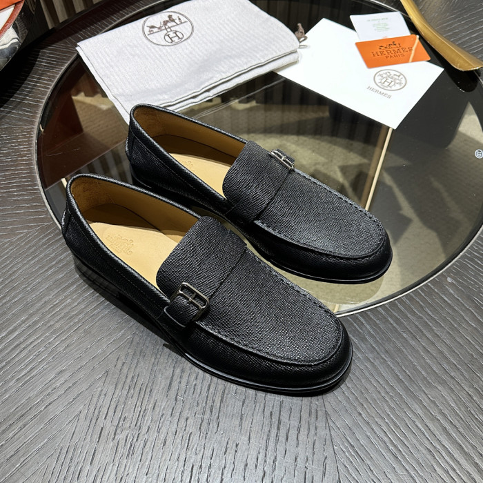 H**me5 Loafer