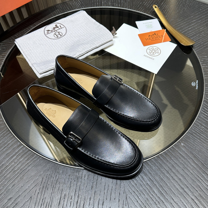 H**me5 Loafer