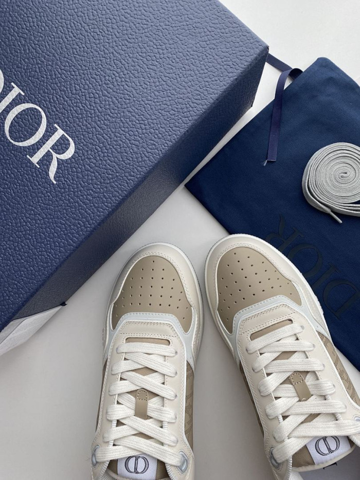 D10R B27 Sneaker