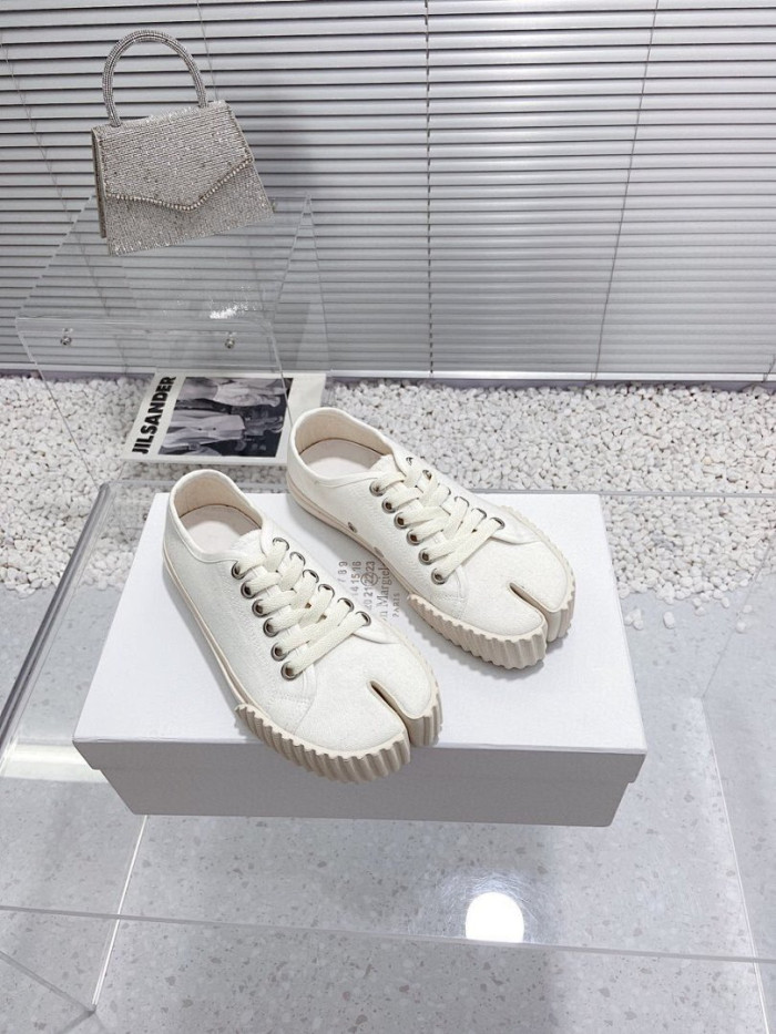 Ma1s0n Marg*e1a Tabi Low Top
