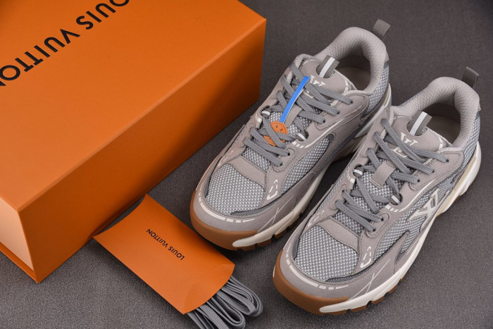 Lou1su1tt Tatic Runner Sneaker