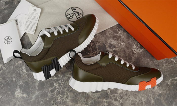 H**me5 Sneaker