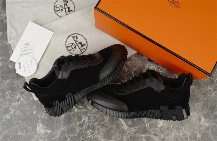 H**me5 Sneaker