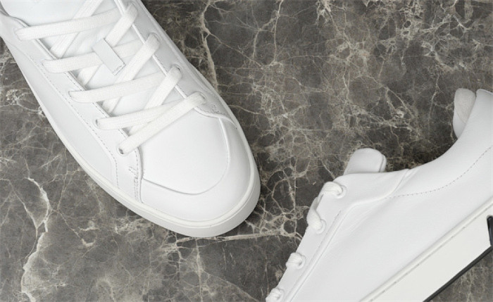H**me5 Sneaker