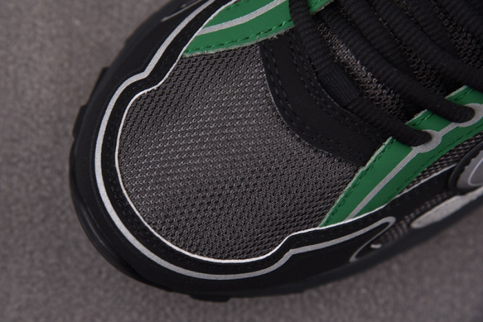 D10R B30 SNEAKER