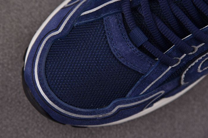 D10R B30 SNEAKER