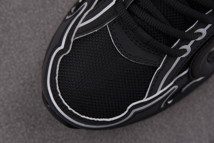 D10R B30 SNEAKER