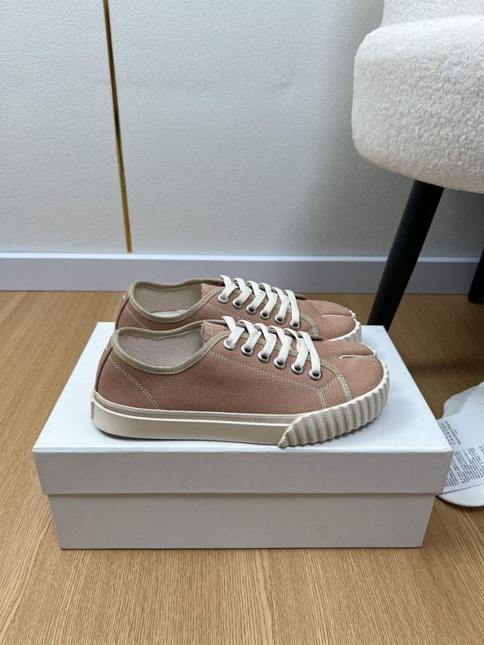 Ma1s0n Marg*e1a Tabi Low Top