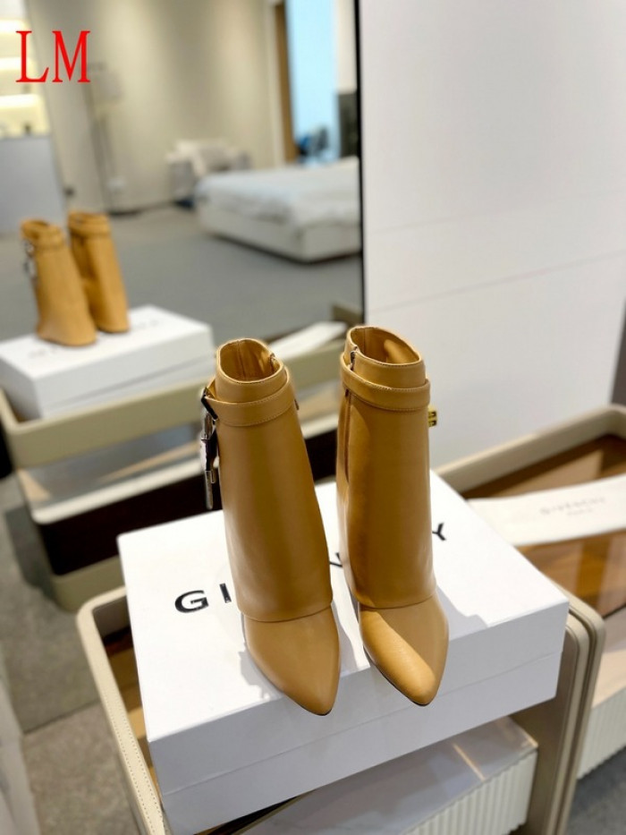 G1VENCHY BOOTS
