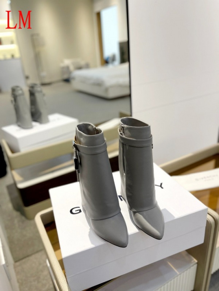 G1VENCHY BOOTS