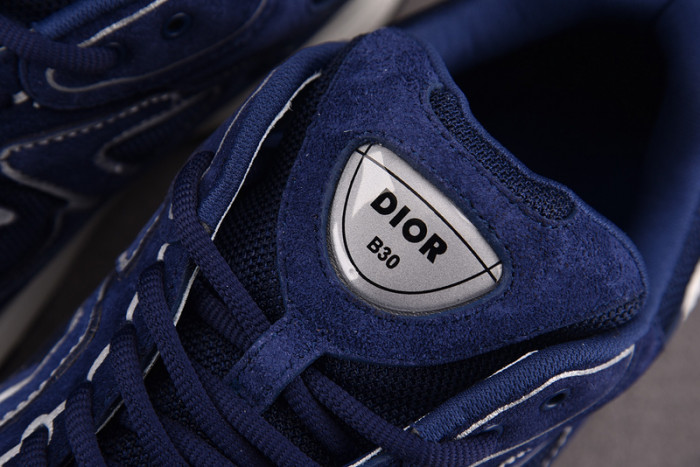 D10R B30 SNEAKER