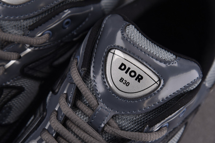 D10R B30 SNEAKER