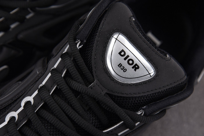 D10R B30 SNEAKER