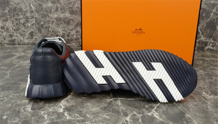 H**me5 Sneaker