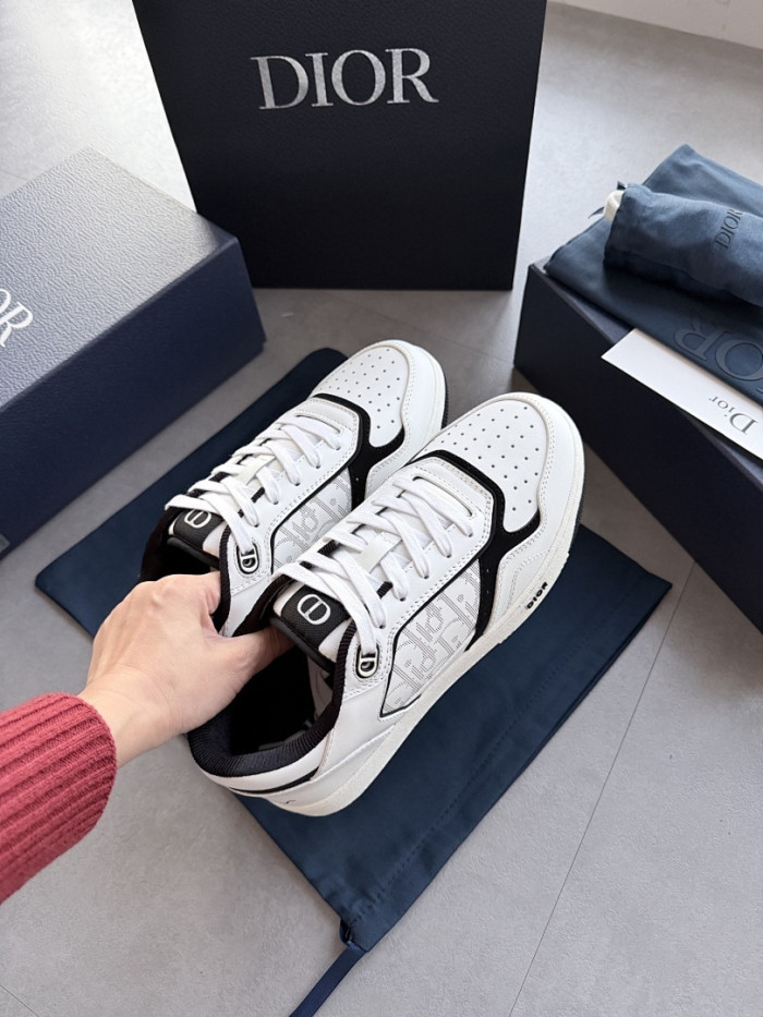 D10R B27 Sneaker