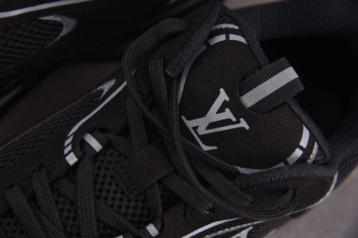 Lou1su1tt Tatic Runner Sneaker