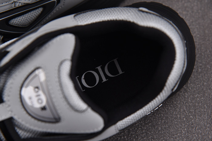 D10R B30 SNEAKER