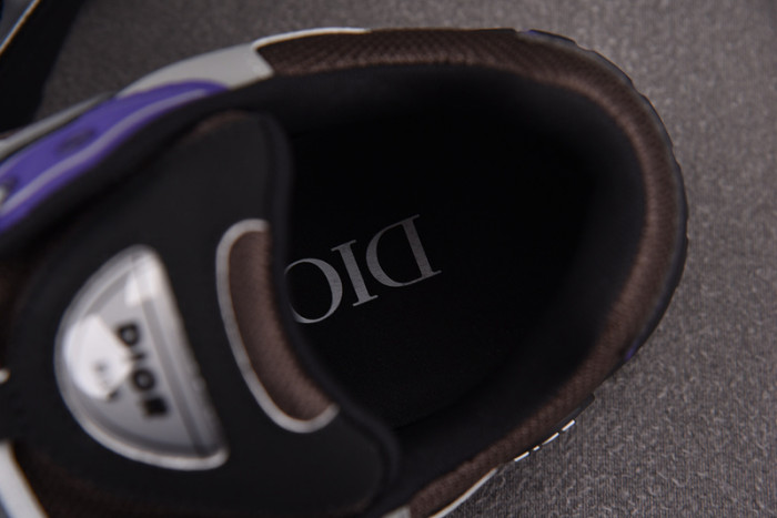 D10R B30 SNEAKER