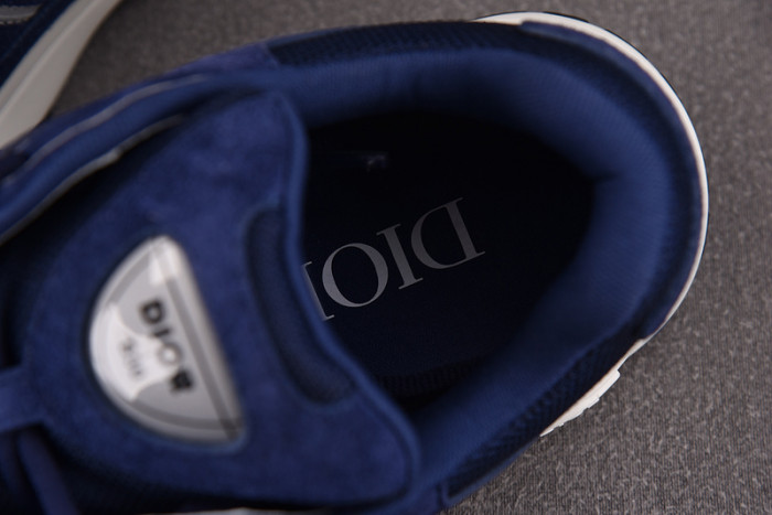 D10R B30 SNEAKER