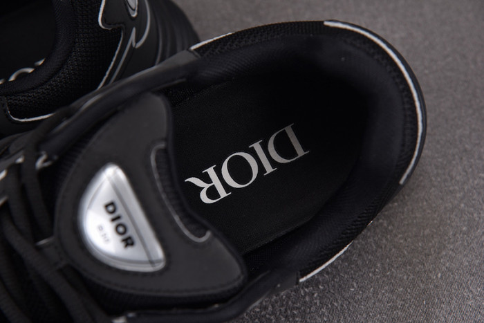 D10R B30 SNEAKER