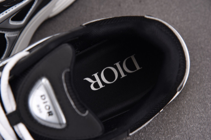 D10R B30 SNEAKER