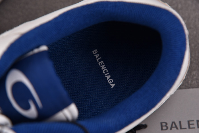 BLCG Hamptons Worn-out Sneaker 841765 WCURB 9141