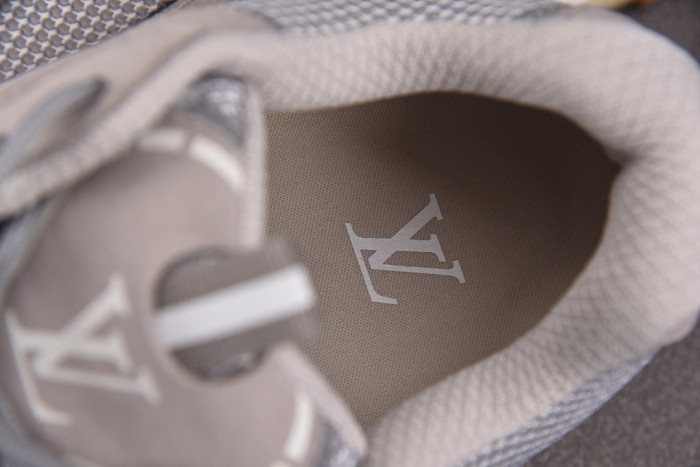 Lou1su1tt Tatic Runner Sneaker