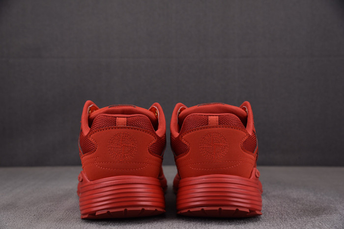 D10R B30 SNEAKER