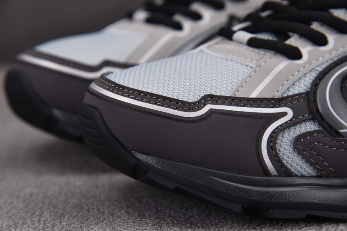 D10R B30 SNEAKER