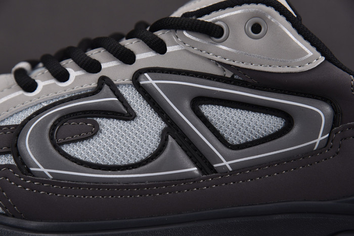 D10R B30 SNEAKER