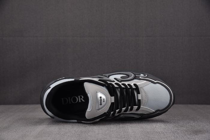D10R B30 SNEAKER