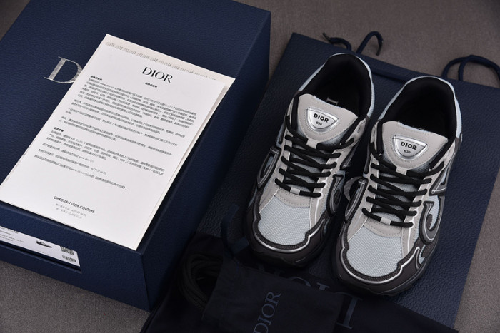 D10R B30 SNEAKER
