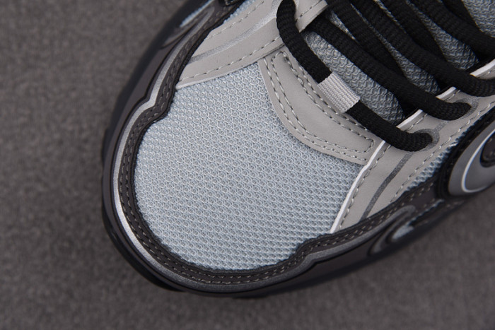D10R B30 SNEAKER
