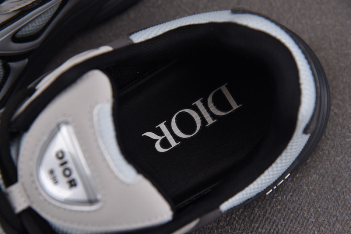 D10R B30 SNEAKER