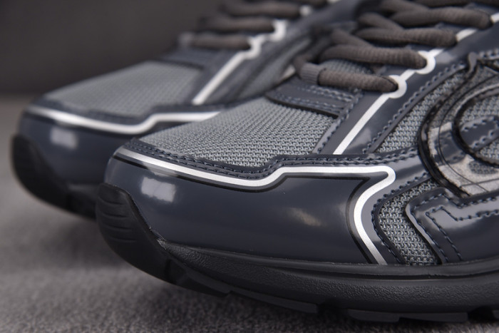 D10R B30 SNEAKER