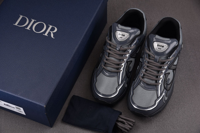 D10R B30 SNEAKER