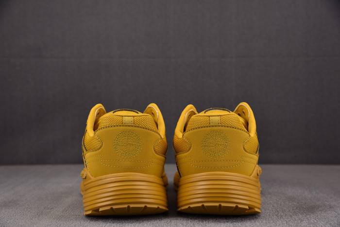 D10R B30 SNEAKER