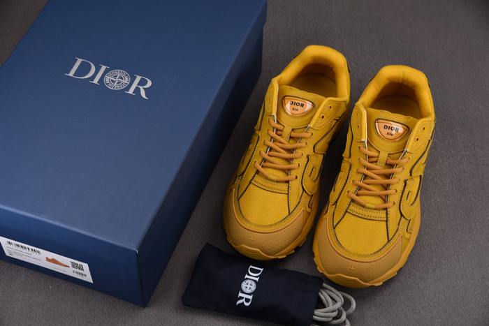 D10R B30 SNEAKER