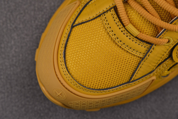 D10R B30 SNEAKER