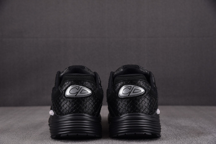 D10R B30 SNEAKER