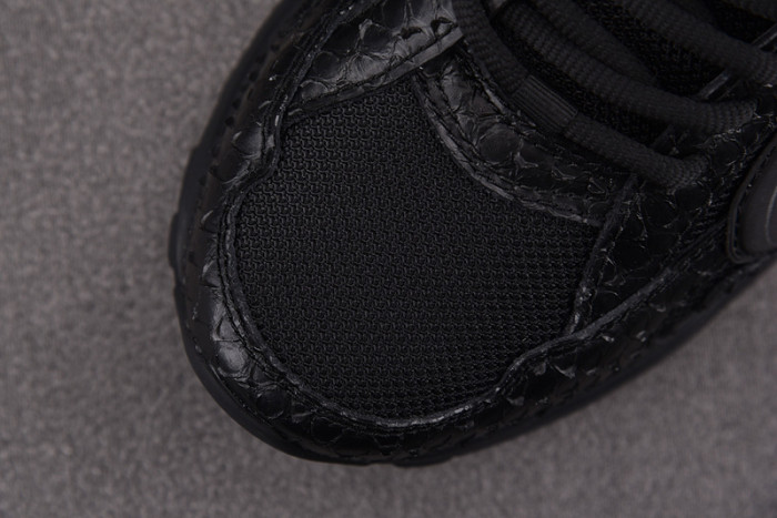 D10R B30 SNEAKER