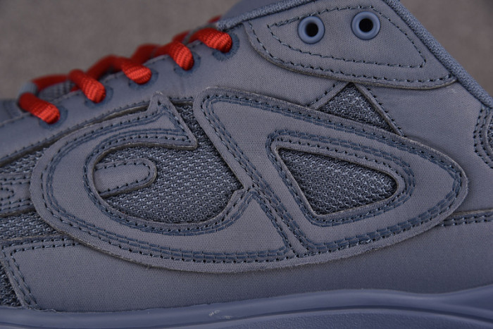 D10R B30 SNEAKER