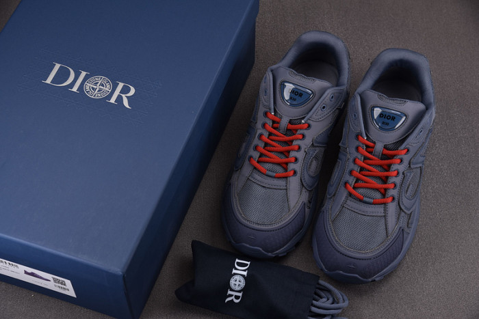 D10R B30 SNEAKER
