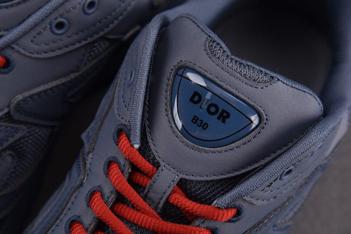 D10R B30 SNEAKER
