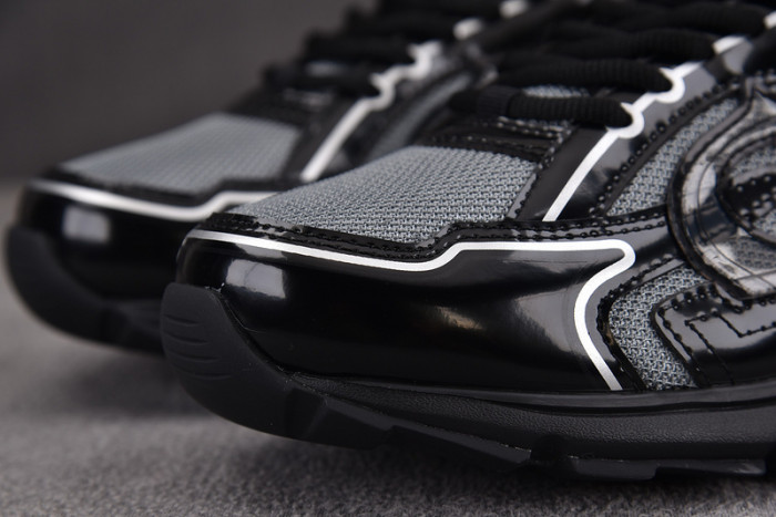 D10R B30 SNEAKER