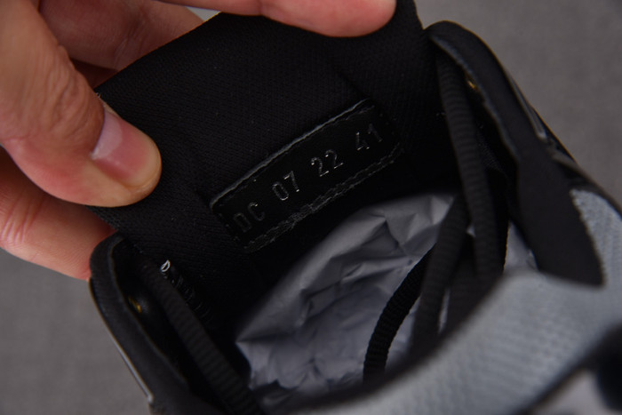 D10R B30 SNEAKER