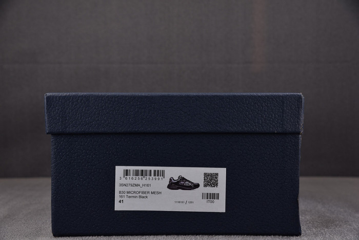D10R B30 SNEAKER